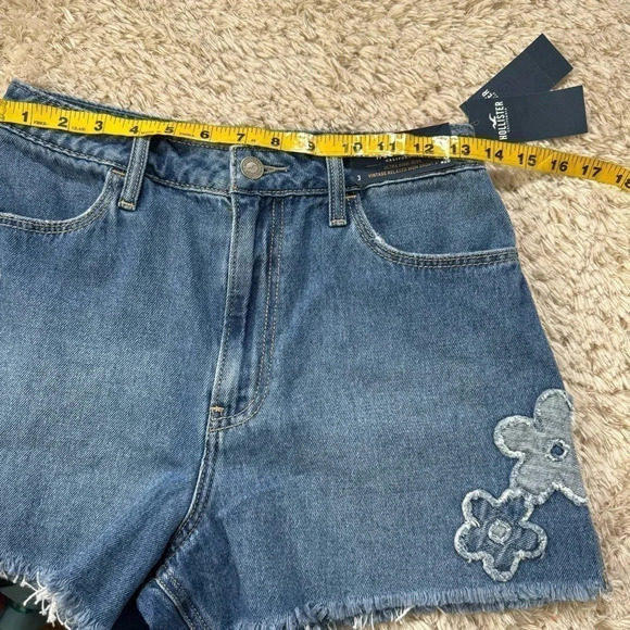 Hollister Womens Ultra high rise Denim Shorts size W26 - Picture 10 of 11